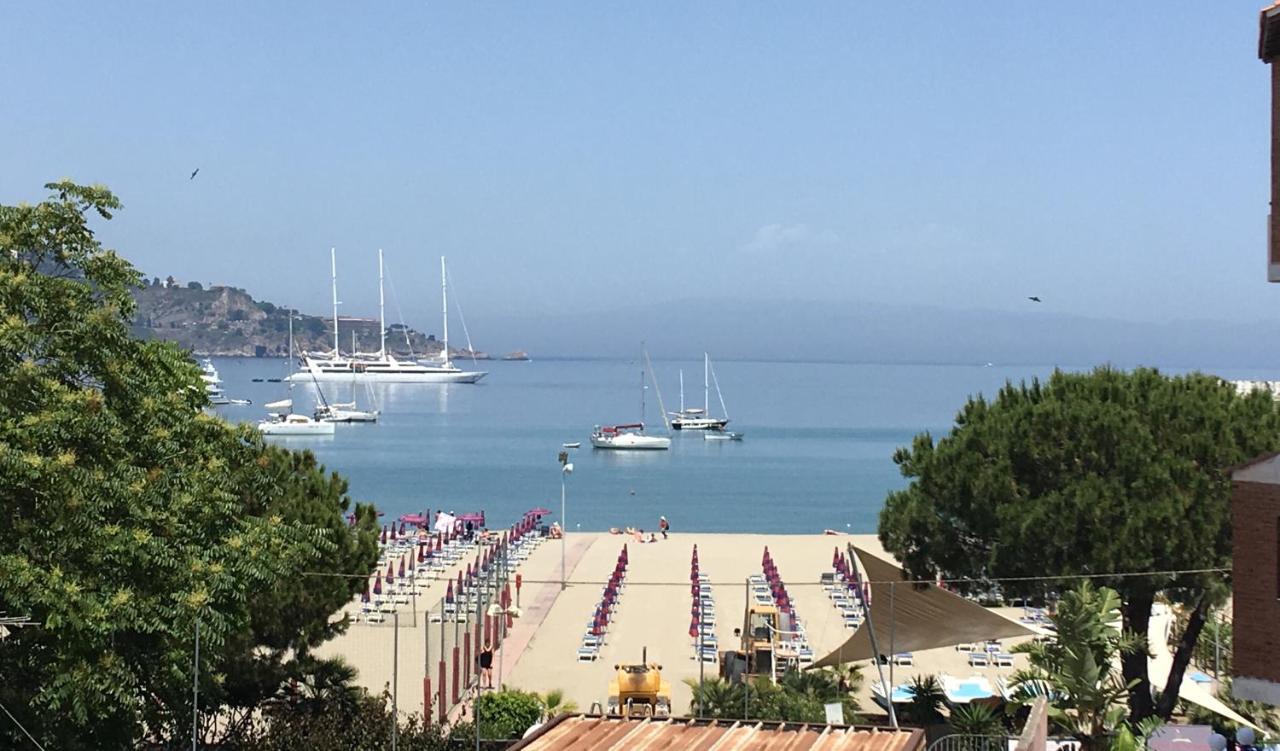 Porta Del Vento Bed & Breakfast Giardini Naxos Dış mekan fotoğraf