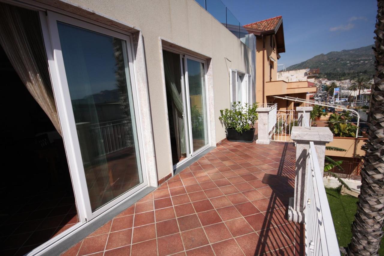 Porta Del Vento Bed & Breakfast Giardini Naxos Dış mekan fotoğraf